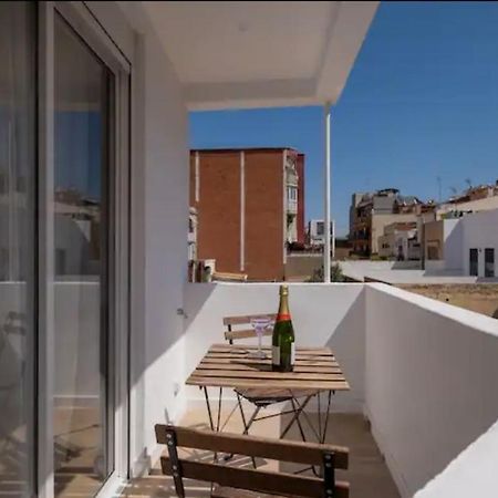 Apartment Close To The Beach Sant Adria de Besos Bagian luar foto