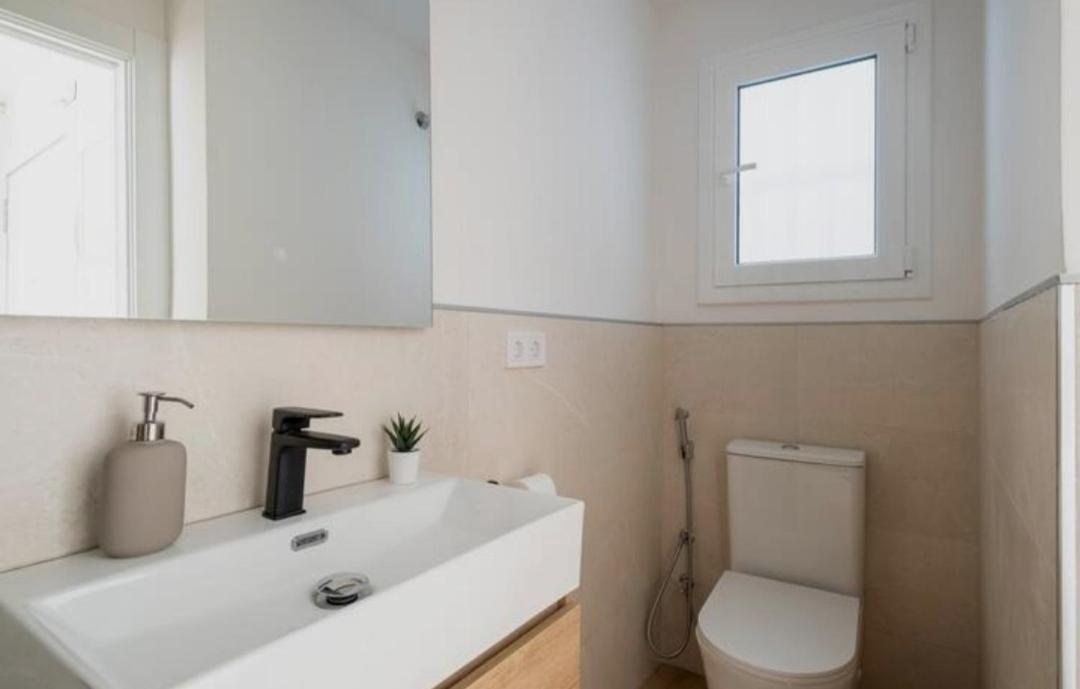 Apartment Close To The Beach Sant Adria de Besos Bagian luar foto